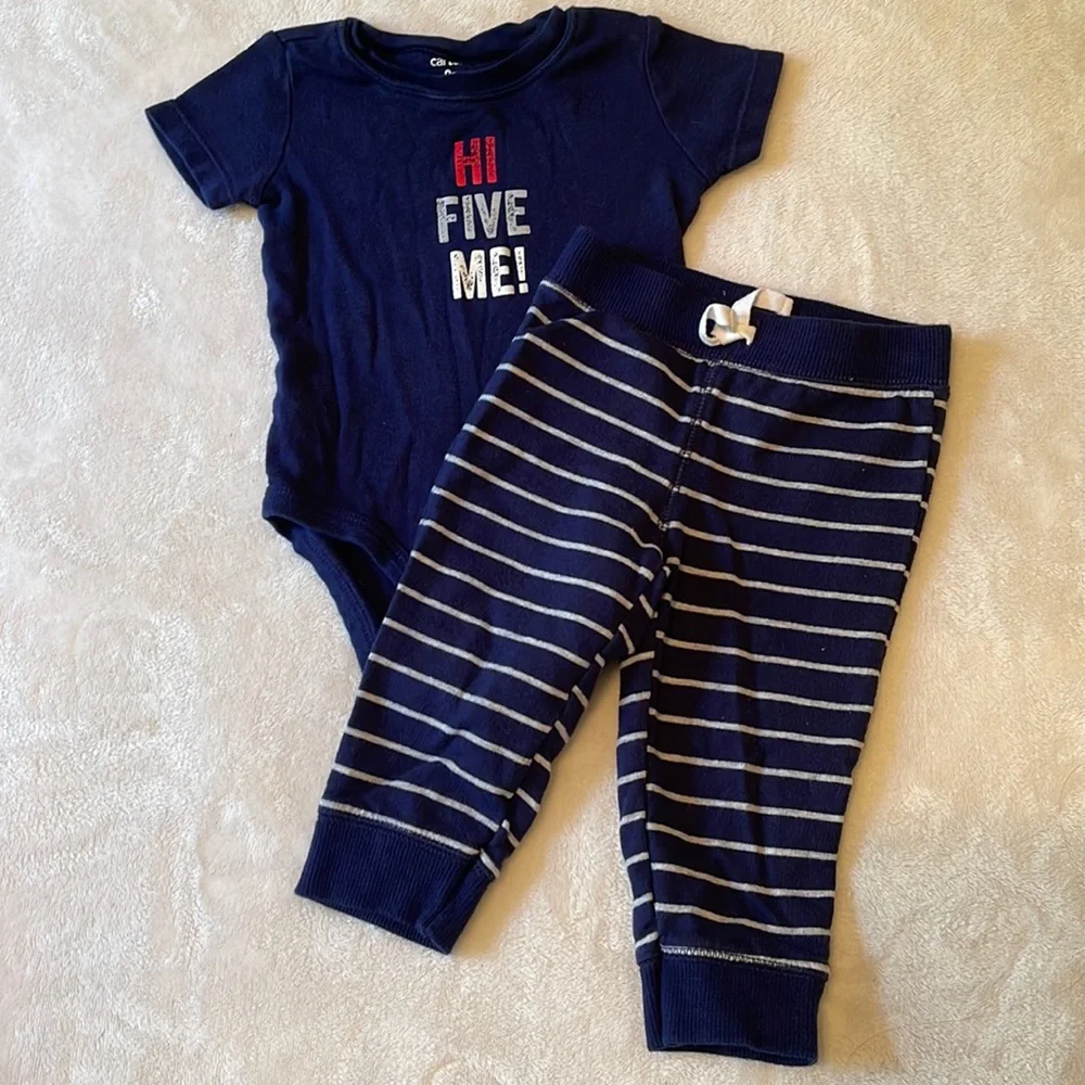 💖3/$15💖 Carters Hi Five Me Outfit
